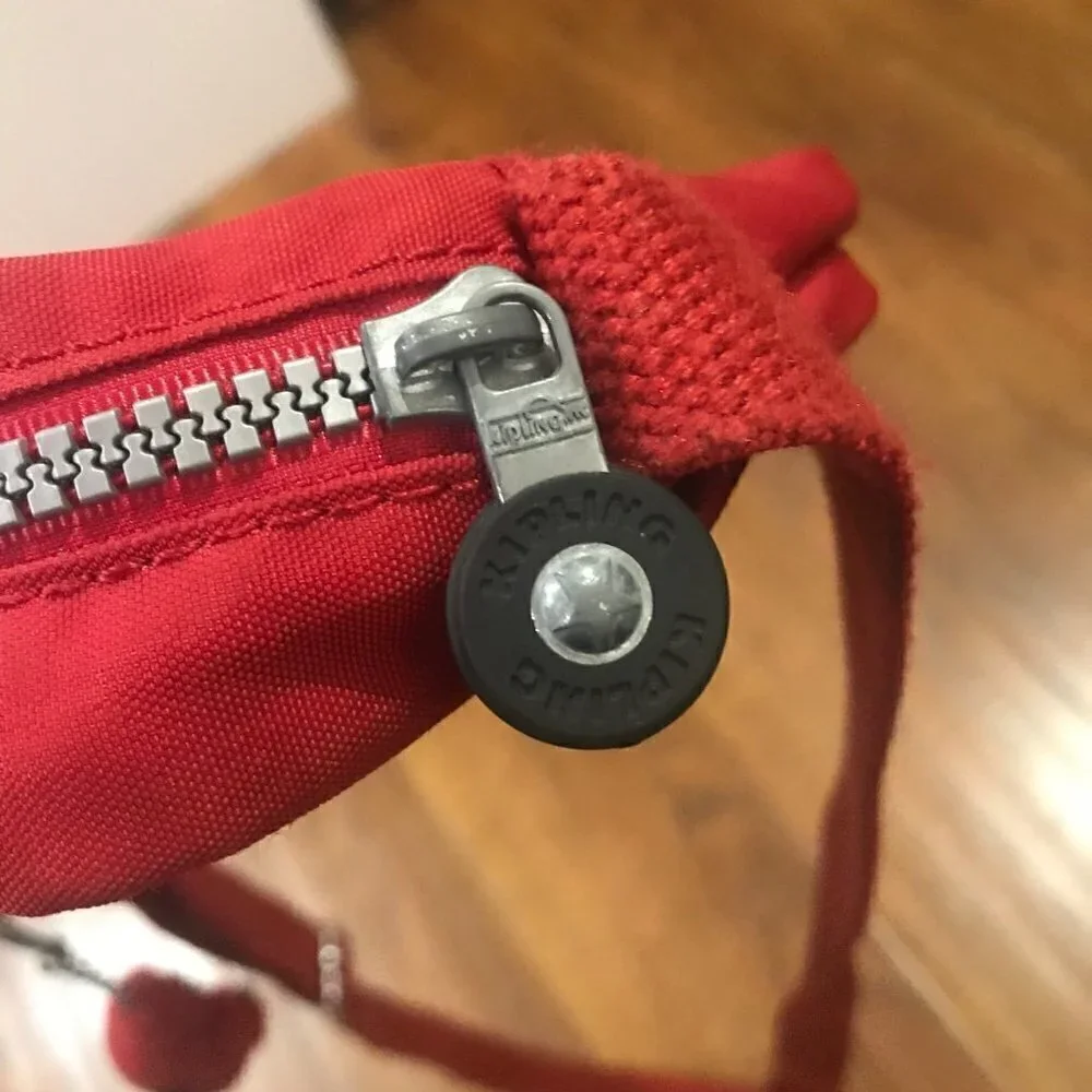 Kipling Dee crossbody bag with keychain